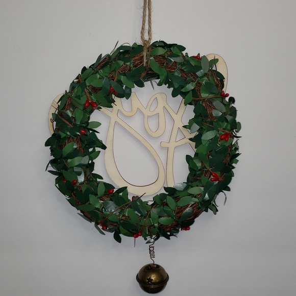 NWOT- Boxwood Wreath with Joy, 8" - Picture 5 of 6